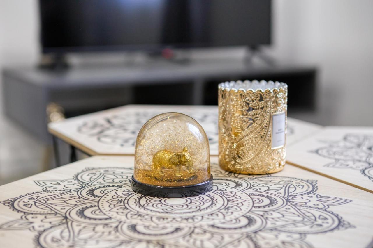 J-Mo Home - Magny - Moderne Et Chaleureux 外观 照片