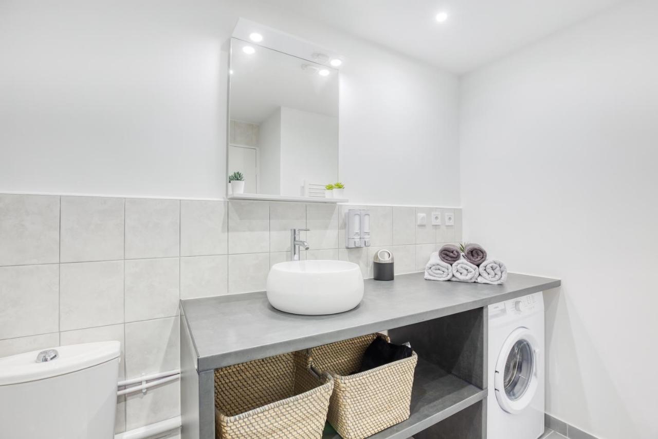 J-Mo Home - Magny - Moderne Et Chaleureux 外观 照片